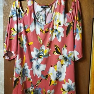 Heimish USA XL cold shoulder 3/4 bell sleeve